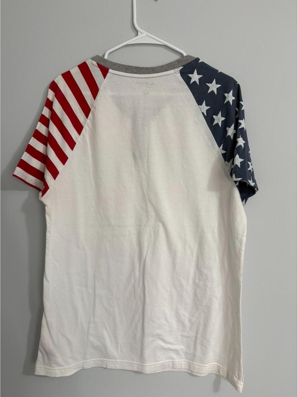Arizona Jeans Co Mens T-Shirt Henley Large Stars Stripes Sleeve Cotton Patriotic - Picture 2 of 5